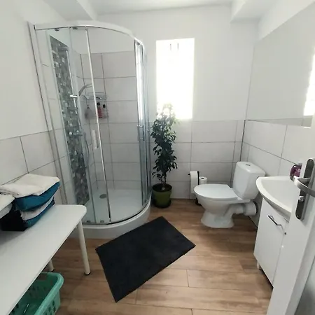 Magical Mirrors Studio Apartment Апартаменты