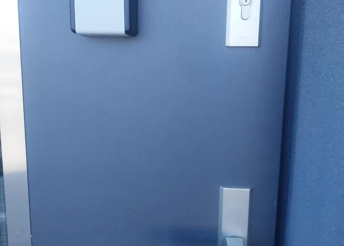 Magical Mirror Apartment